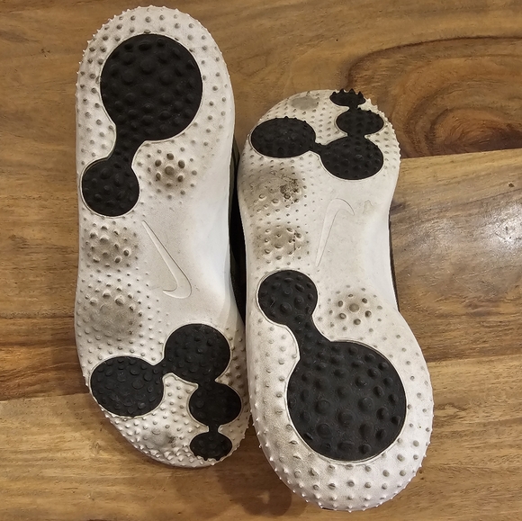 Women khaki Nike golf shoes - Picture 4 of 4